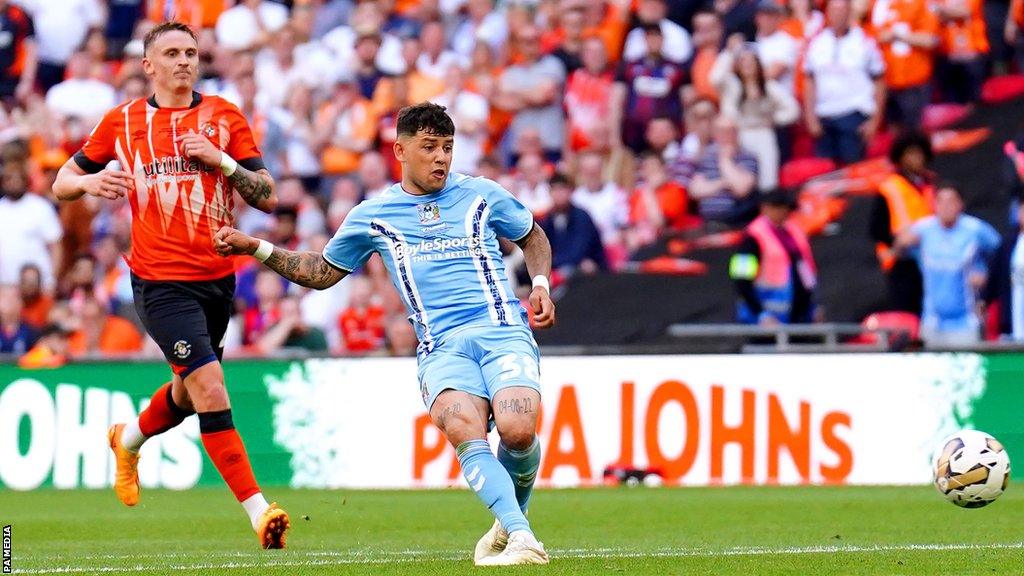 Gustavo Hamer slots home his 11th goal of the season to equalise for Coventry