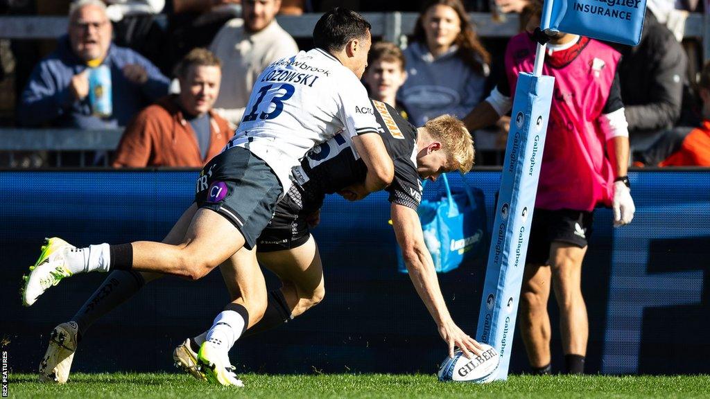 Josh Hodge scores his second try for Exeter