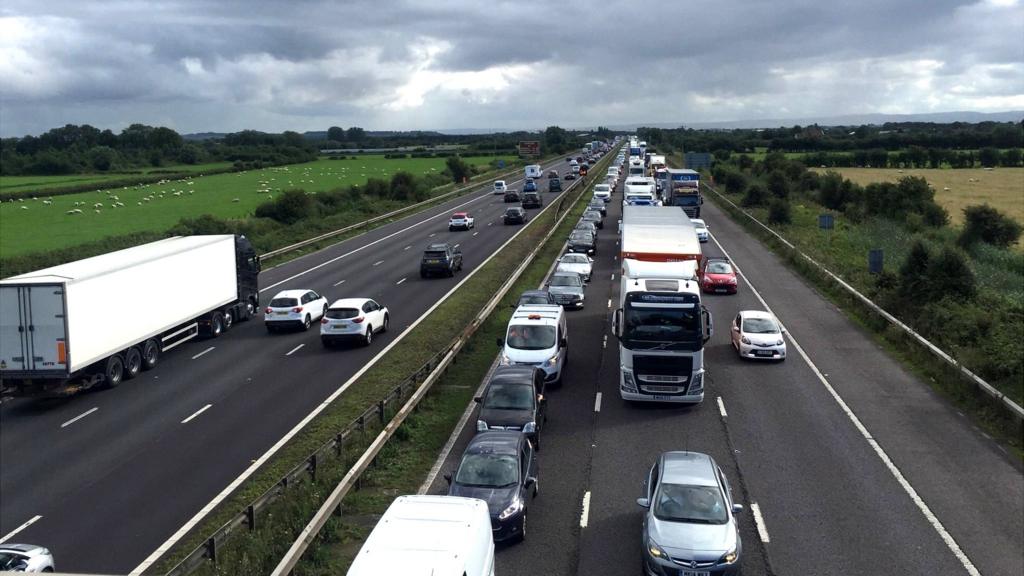 Queuing traffic