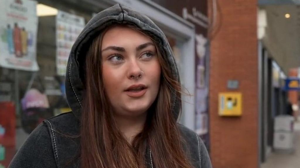 Fêps tafladwy 'Amser iddyn nhw fynd' BBC Cymru Fyw