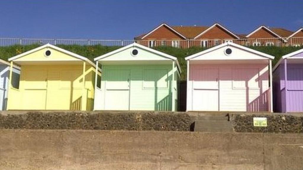 clacton beach huts