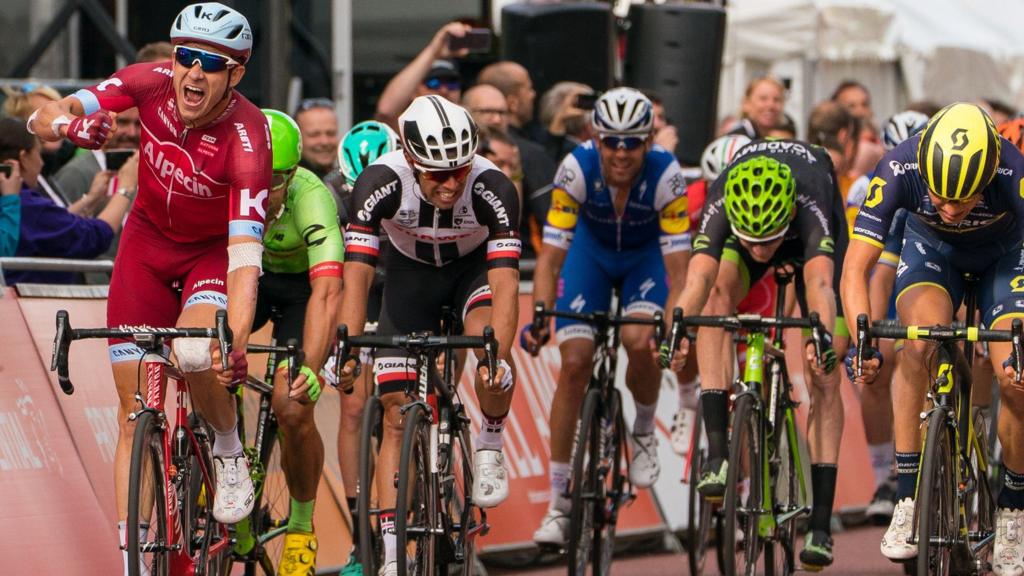 Alexander Kristoff wins the RideLondon Surrey Classic.