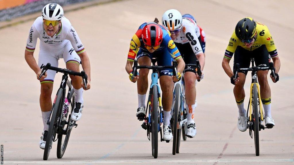 Lotte Kopecky wins at sprint finish at the Paris-Roubaix