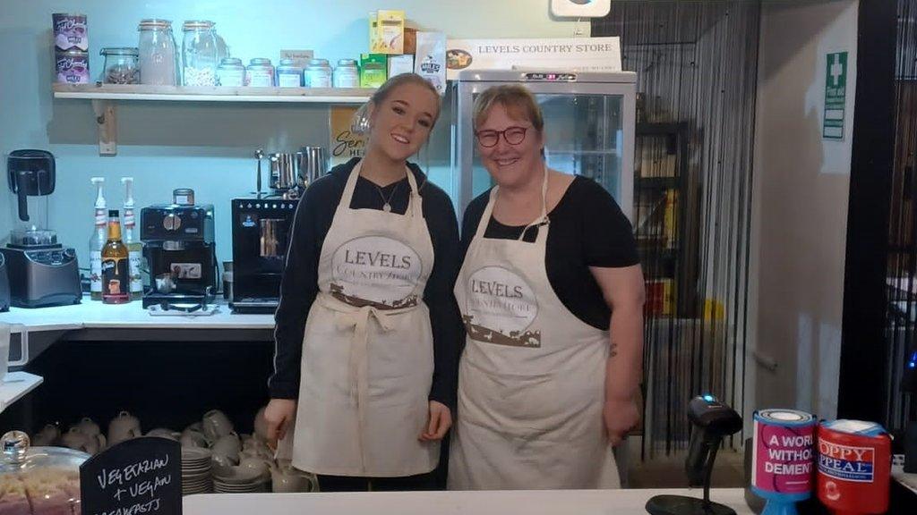 Lauren and Lizz in the Cafe