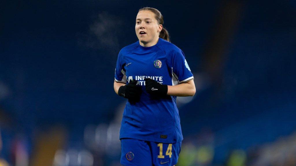 Fran Kirby playing for Chelsea