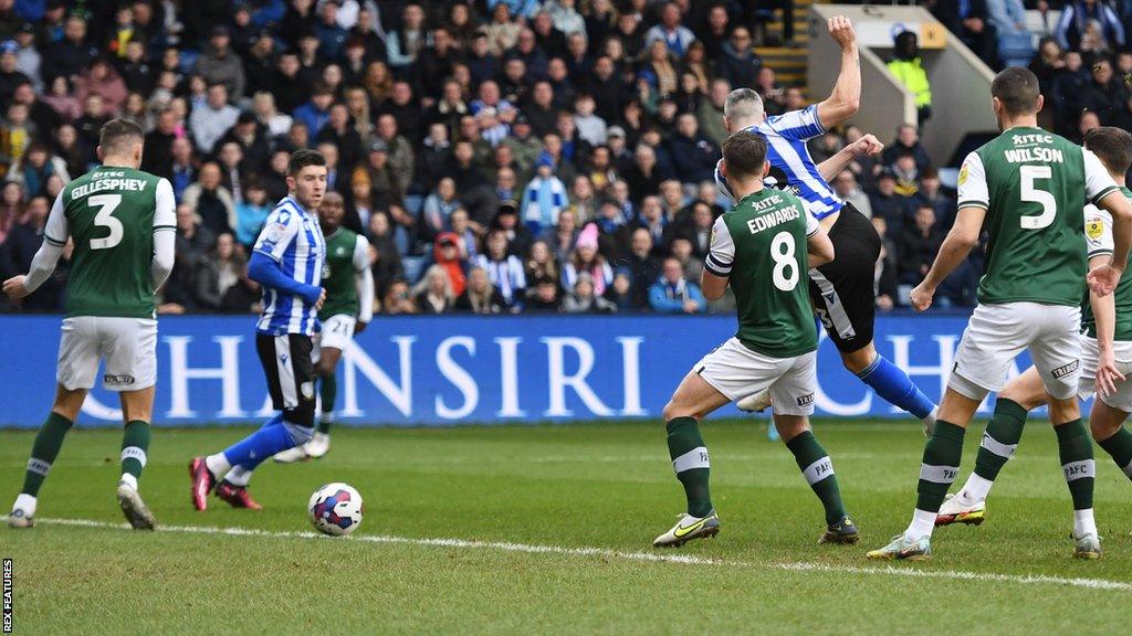 Callum Paterson scores