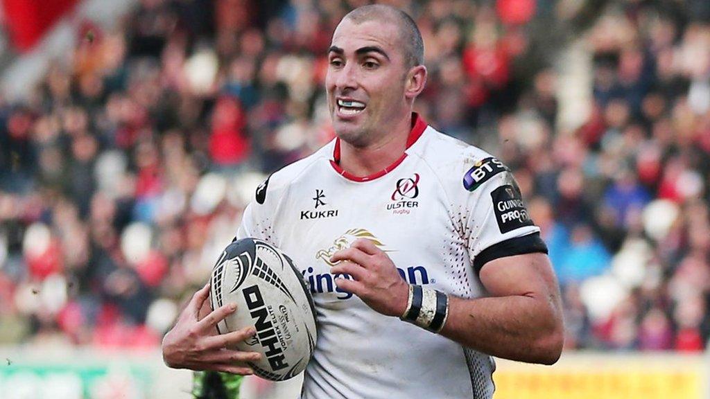 Ruan Pienaar on his way to scoring a try against Glasgow