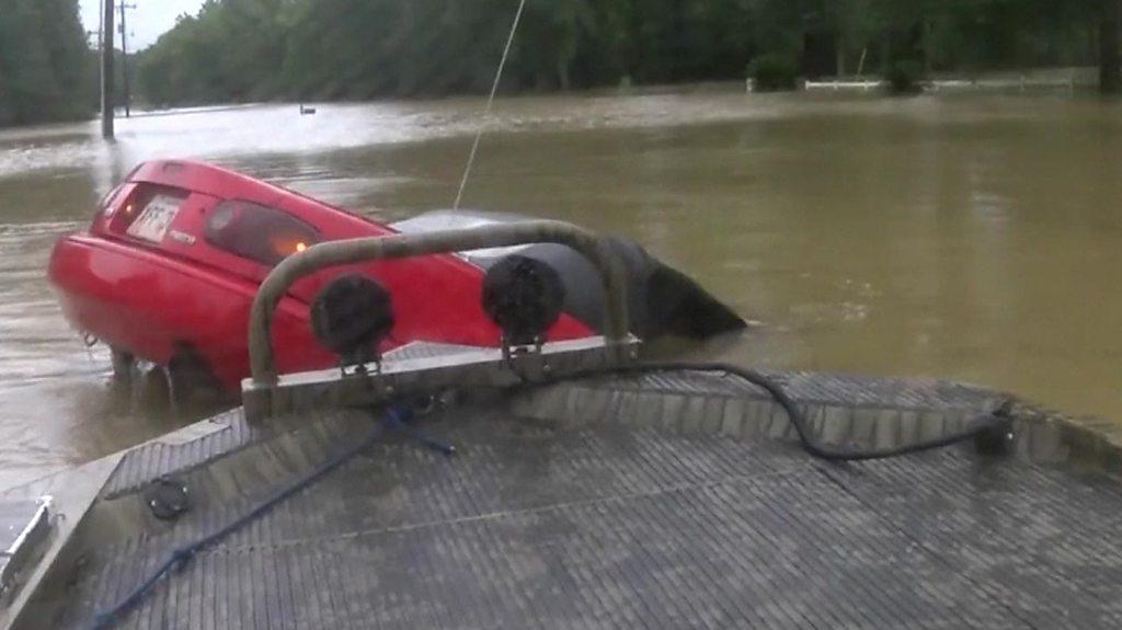 Sinking car rescue