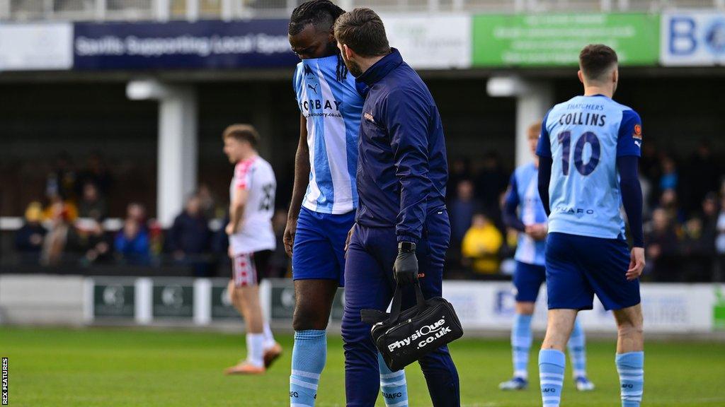 Duane Ofori-Acheampong limps off