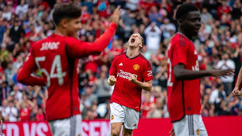 Donny van de Beek scores for Man Utd