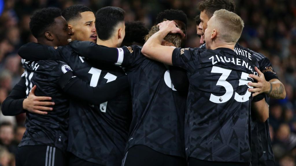 Arsenal players celebrate