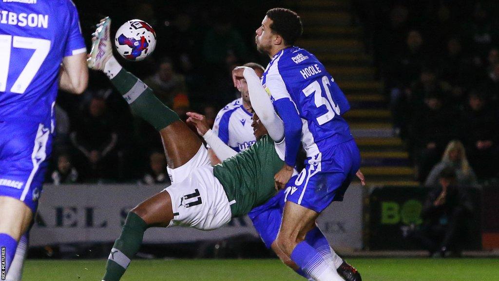 Niall Ennis scores an overhead kick