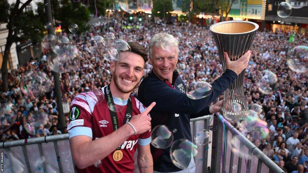 Declan Rice and David Moyes at West Ham's trophy parade