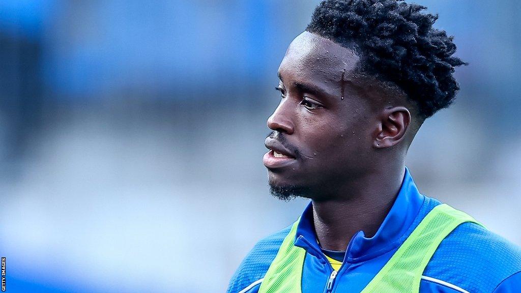 Alex Bangura warms up for SC Cambuur