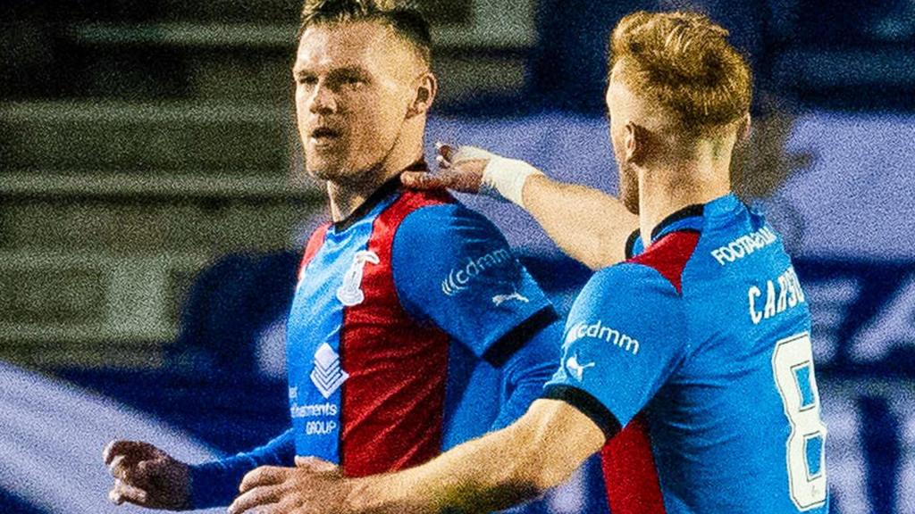 Billy Mckay celebrates scoring