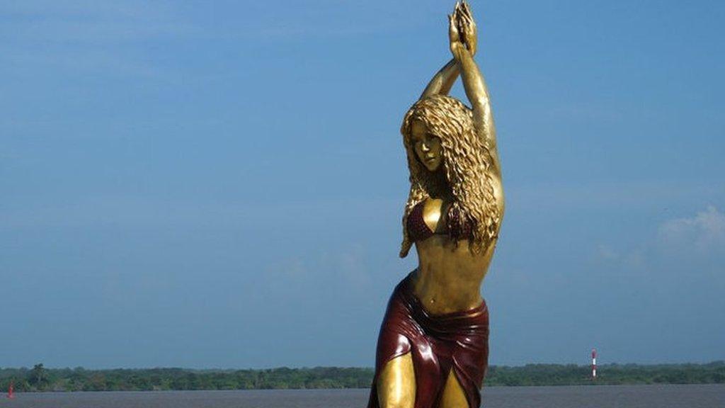 Shakira statue in Columbia