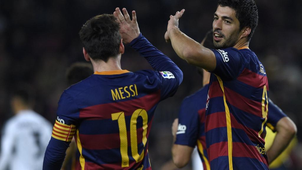 Luis Suarez celebrates