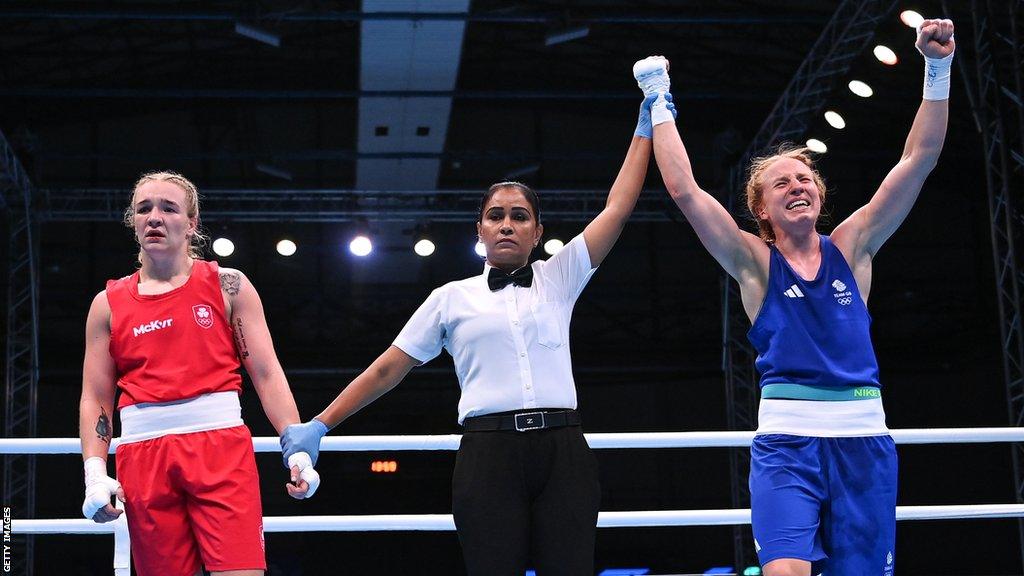 Rosie Eccles (R) shows her delight after winning a tight encounter against Amy Broadhurst