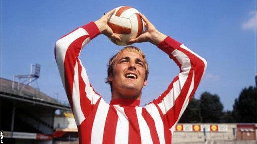 Ron Davies in Southampton colours