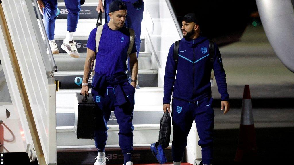 England players arrive in Qatar