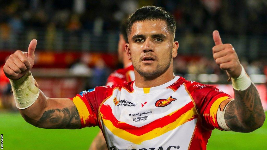 Jayden Nikorima gives two thumbs up for Catalans Dragons