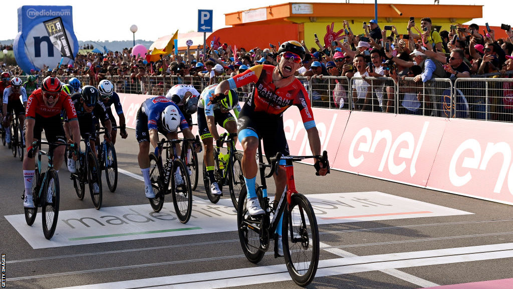 Giro d Italia Jonathan Milan wins stage two as Mark Cavendish involved in heavy crash BBC Sport