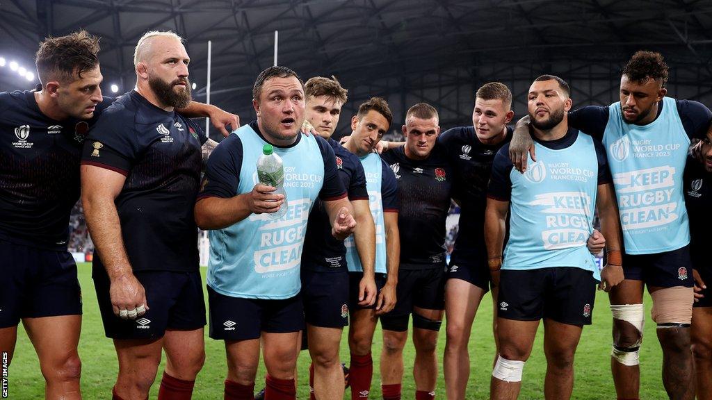 Jamie George addresses the England team at full time