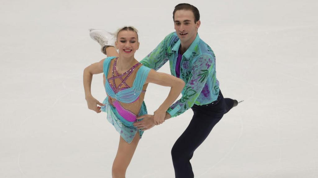 Anastasiia Metelkina and Luka Berulava