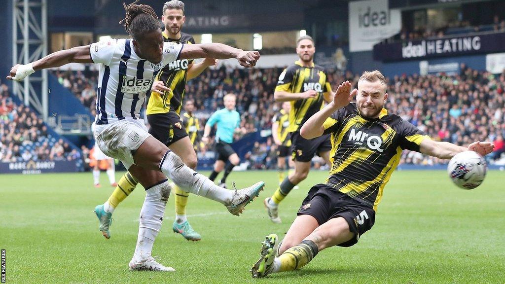 Brandon Thomas-Asante scores for West Brom