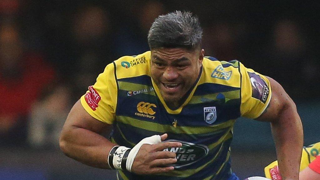 Nick Williams makes ground for Cardiff Blues