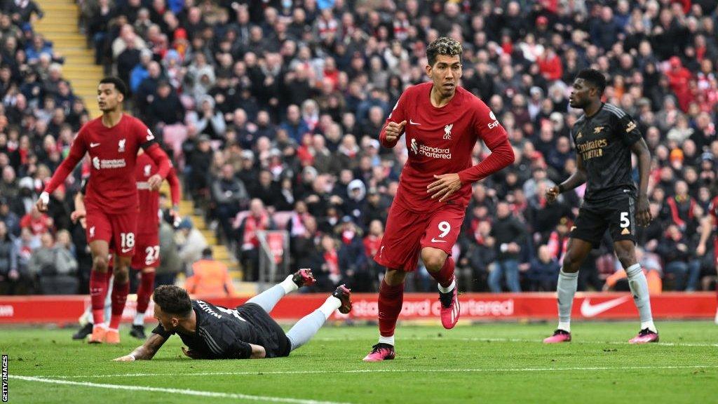 Roberto Firmino celebrates goal