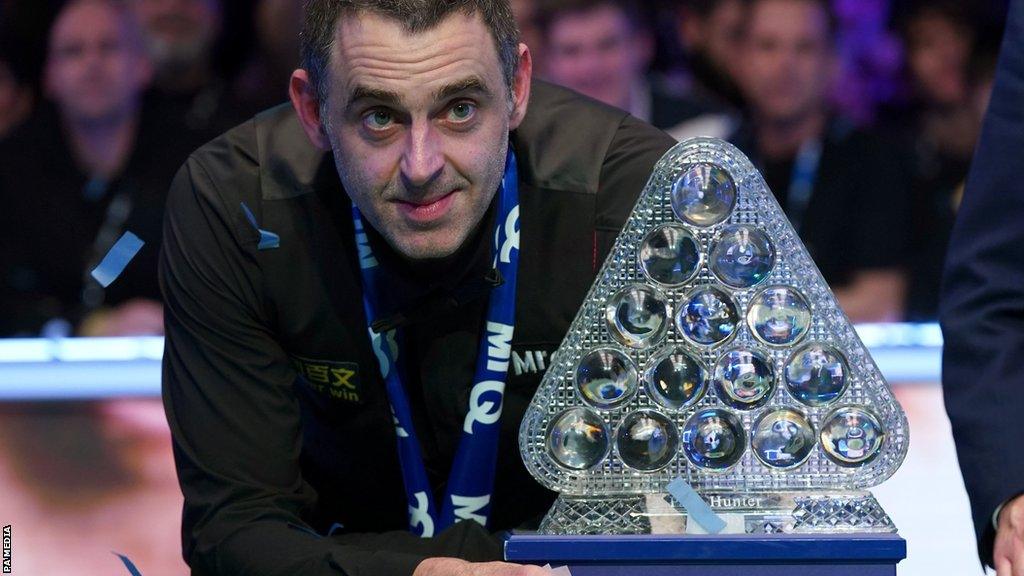 Ronnie O'Sullivan with the Masters trophy