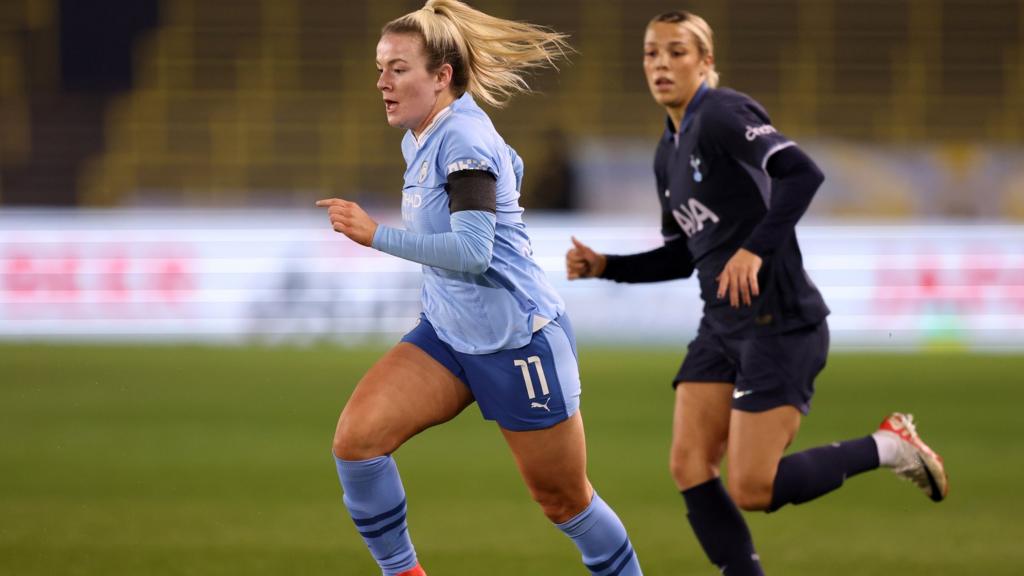 Manchester City's Lauren Hemp