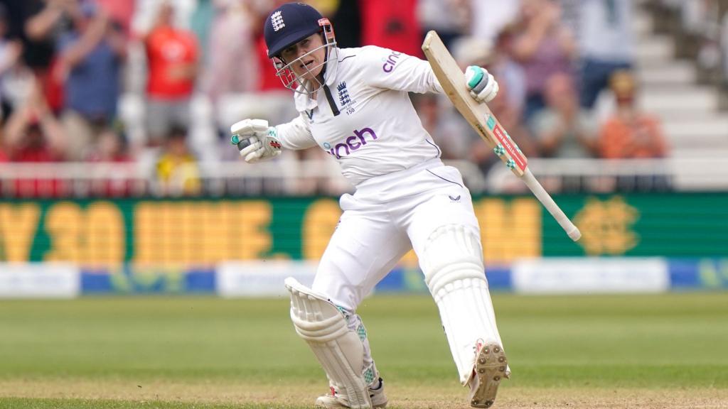 Tammy Beaumont celebrates bringing up her double century