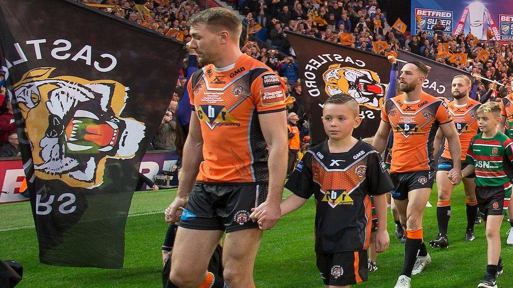 Michael Shenton leads Castleford out