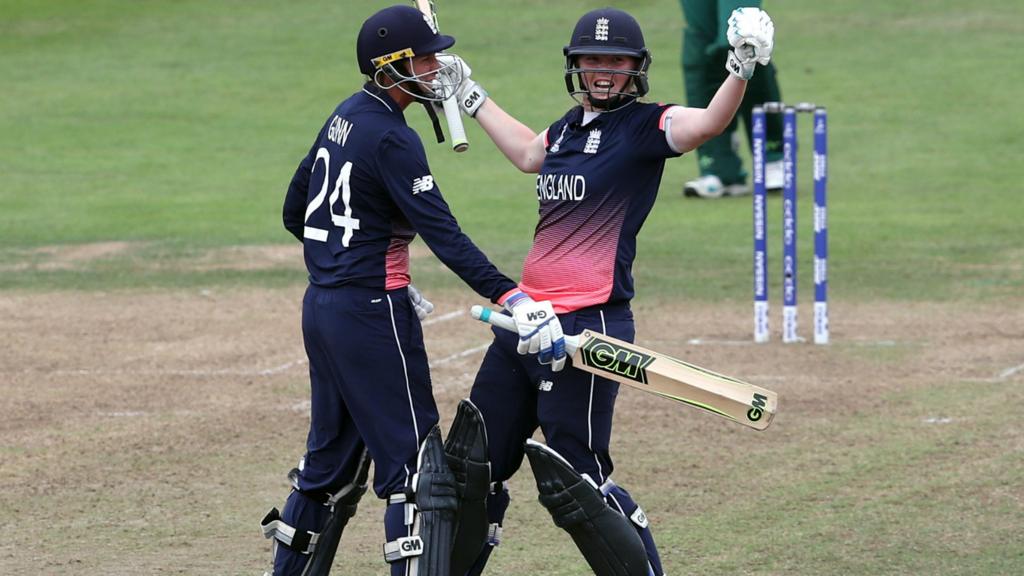 England celebrate reaching final