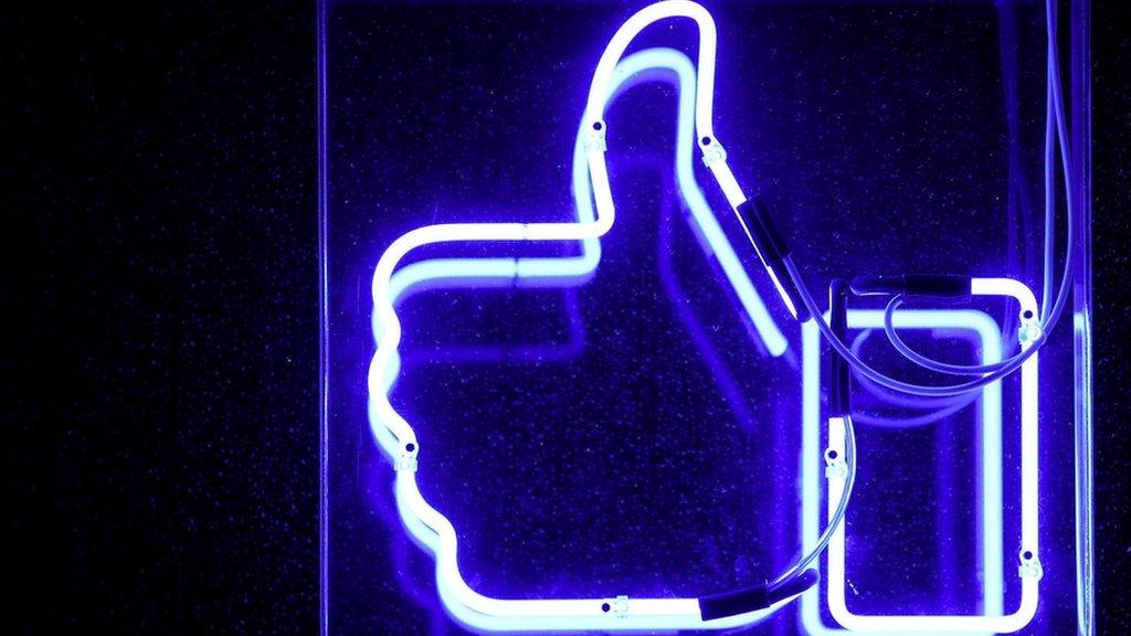 Like button in neon light