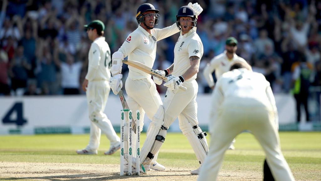 Ben Stokes and Jack Leach celebrate