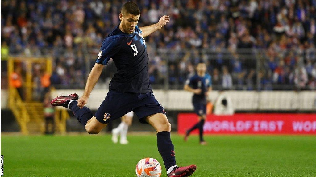 Andrej Kramaric gives Croatia the lead