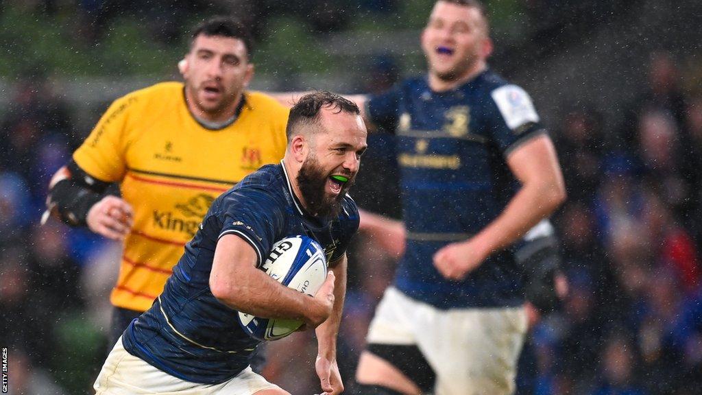 Gibson-Park runs in to score Leinster's second try