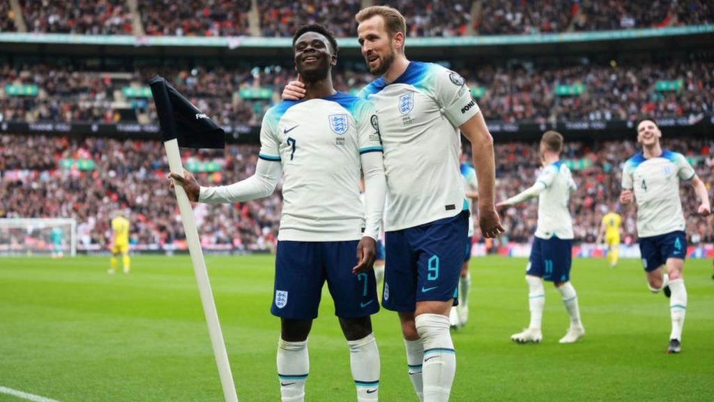 England's Harry Kane and Bukayo Saka