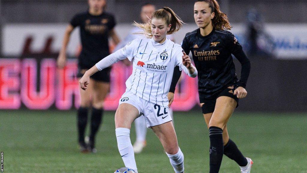 Marie Hobinger playing for FC Zurich against Arsenal