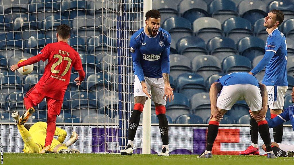 Pizzi scores to salvage a draw for Benfica at Rangers in 2020