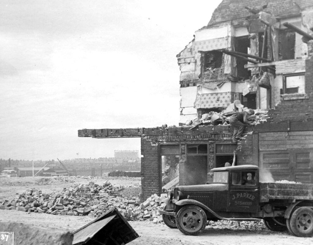 Wellington Place being cleared in 1937