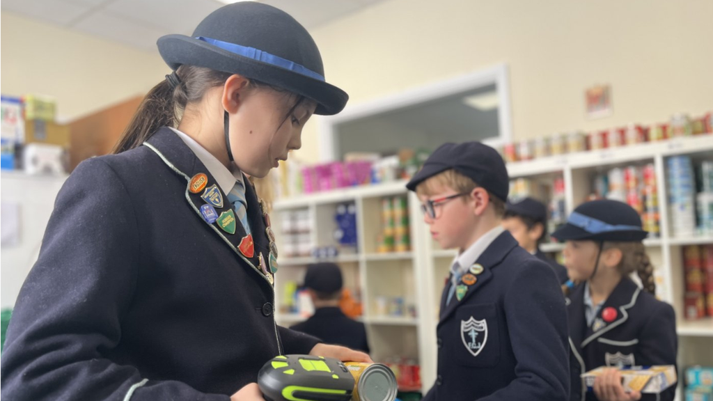 FCJ school children at the foodbank