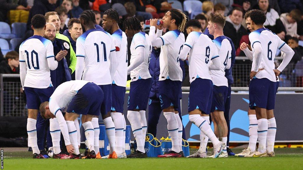 Ian Foster talking to England under-20 players