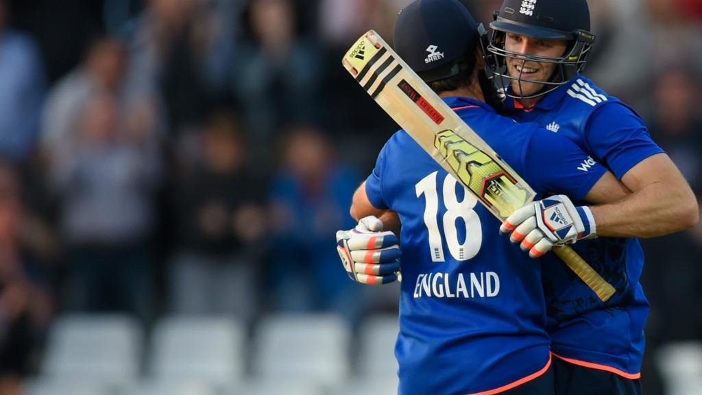 David Willey and Moeen Ali celebrate