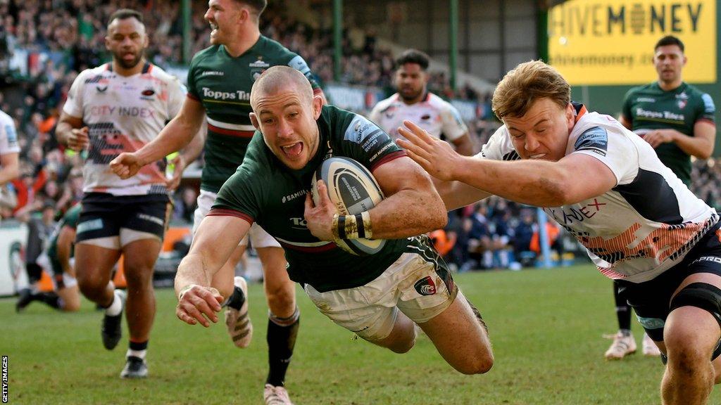 Mike Brown in action for Leicester Tigers