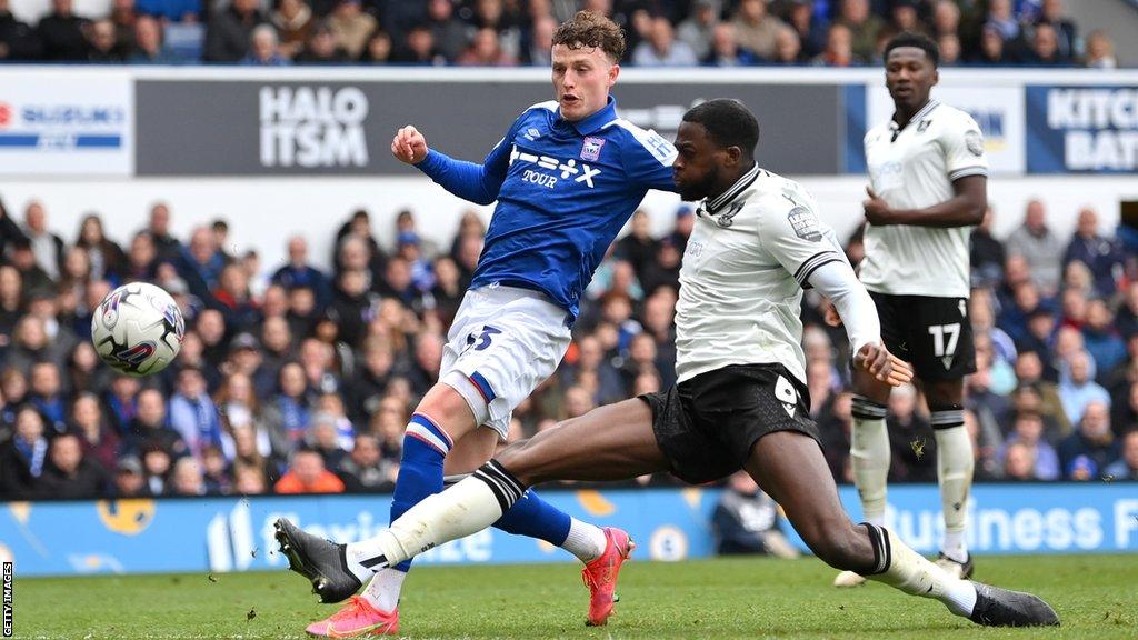 Nathan Broadhead of Ipswich Town scores the 3rd Ipswich goal during the Sky Bet Championship match between Ipswich Town and Sheffield Wednesday at Portman Road on March 16, 2024 in Ipswich, England