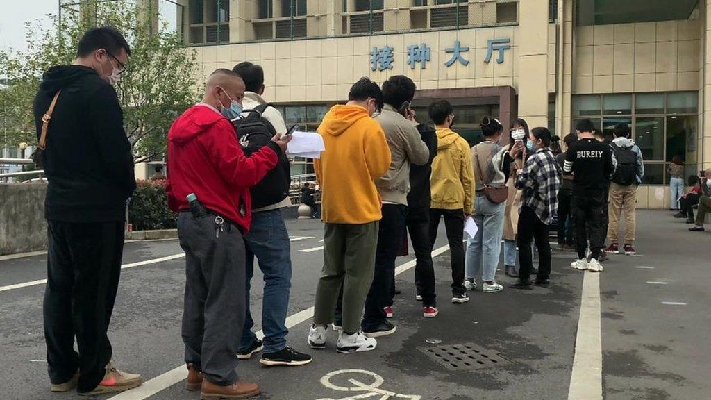 Queues in Yiwu.